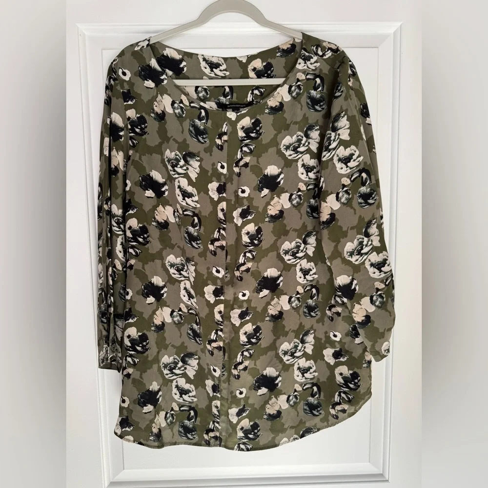 Banana Republic Pull On Silk Blouse Sz XL - Picture 1 of 9